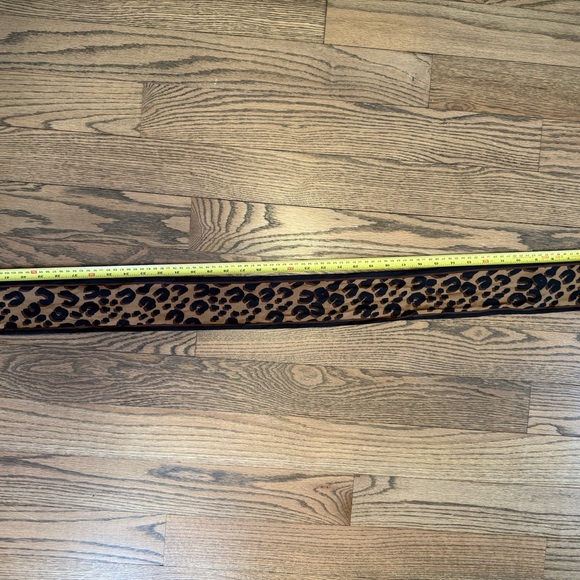 Louis Vuitton Leopard print Twilly 100% Authentic - Picture 2 of 6